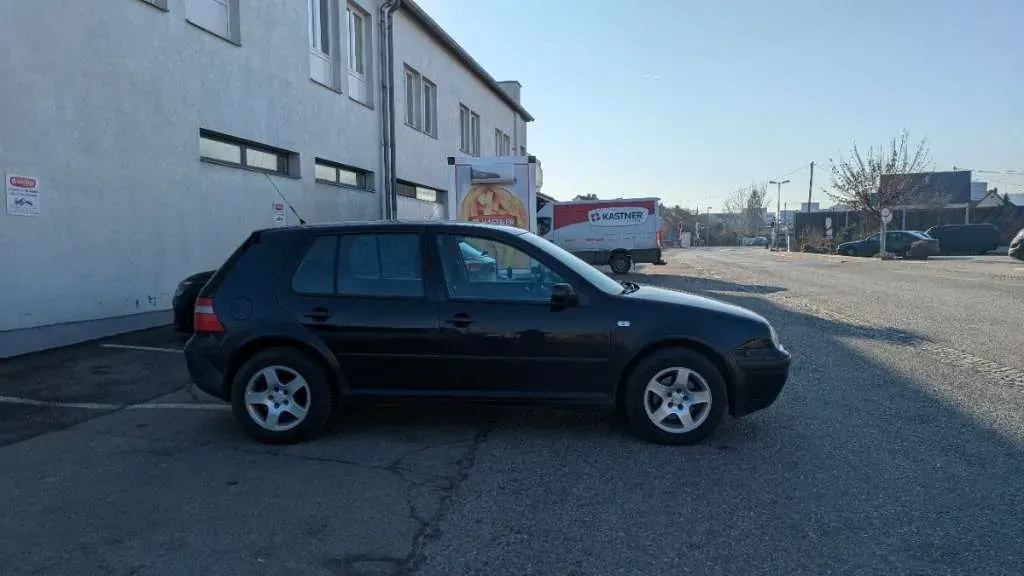 Volkswagen Golf 2004 photo 2