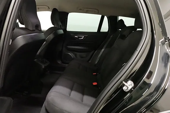 Volvo V60 Cross Country 2022 photo 5