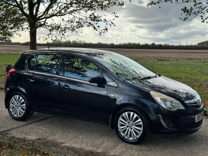 Vauxhall Corsa 2013 photo 2