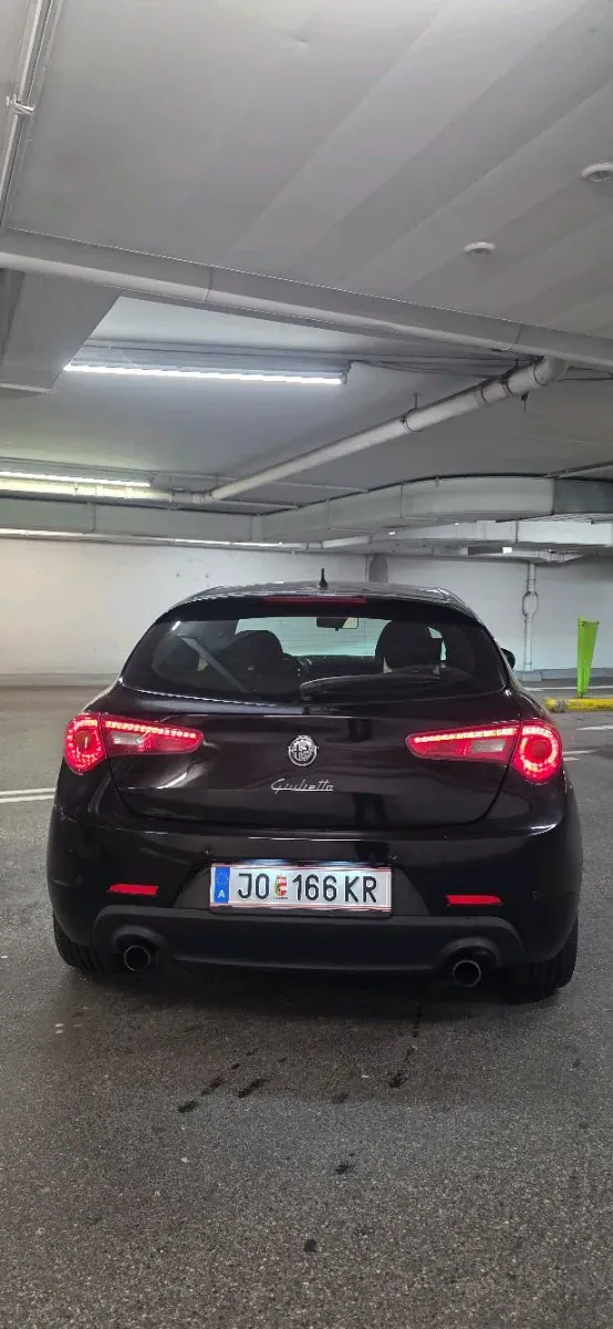 Alfa Romeo Giulietta 2013 photo 2