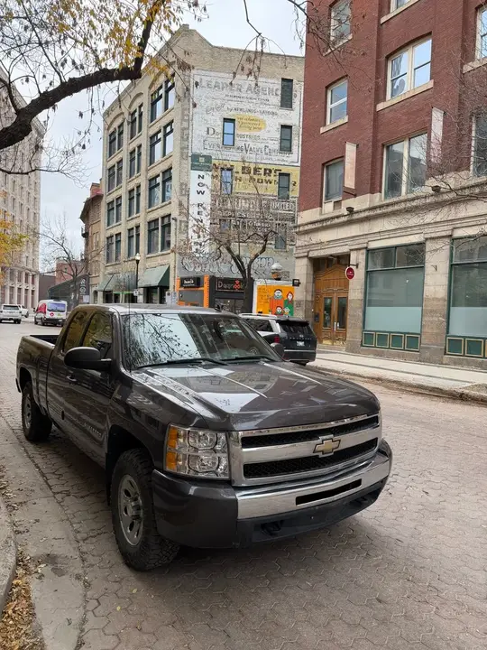 Chevrolet Silverado 1500 2011 photo 2