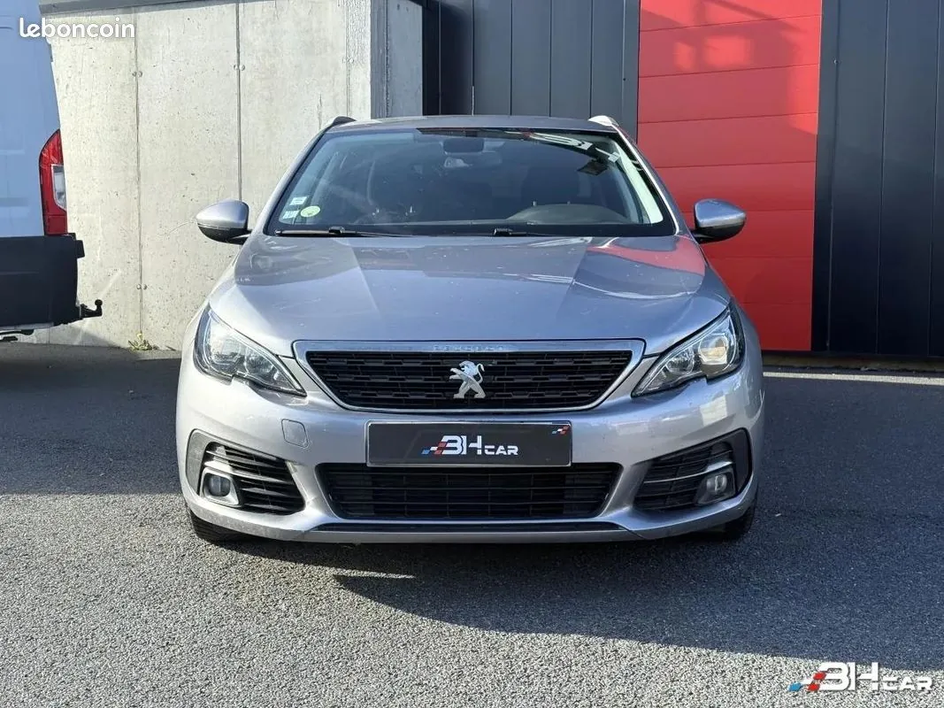 Peugeot 308 2019 photo 2