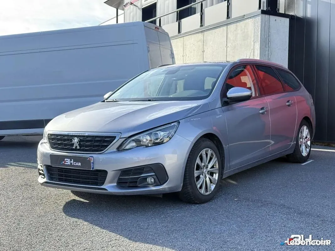 Peugeot 308 2019 photo 3