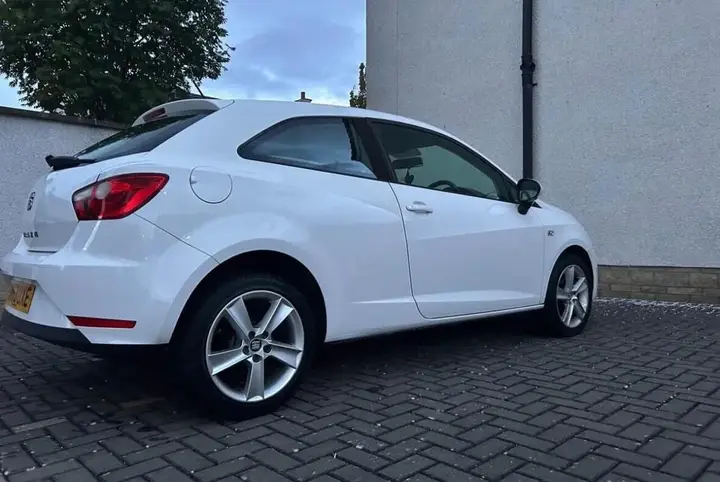 Seat Ibiza 2014 photo 3