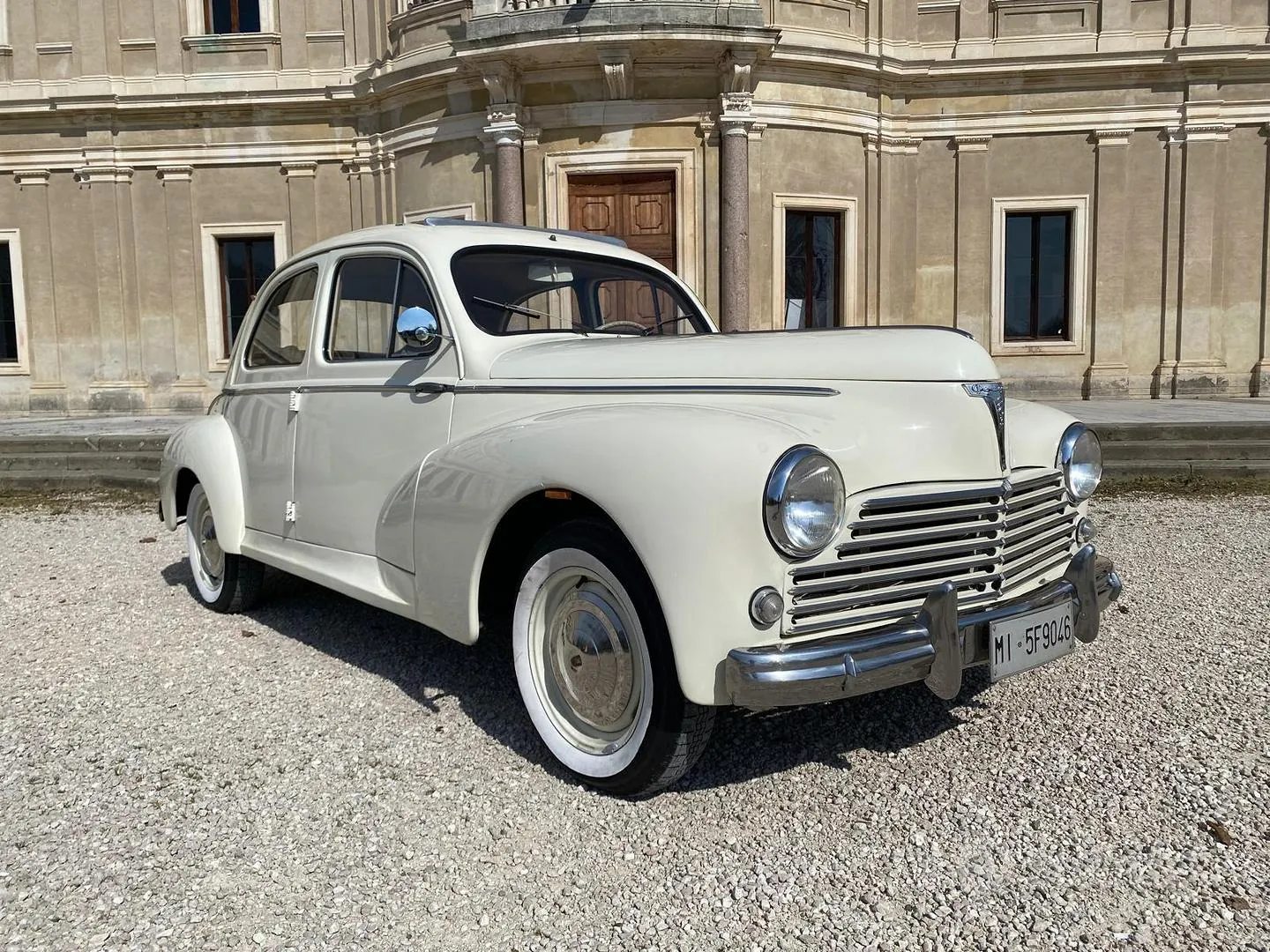 Peugeot 203