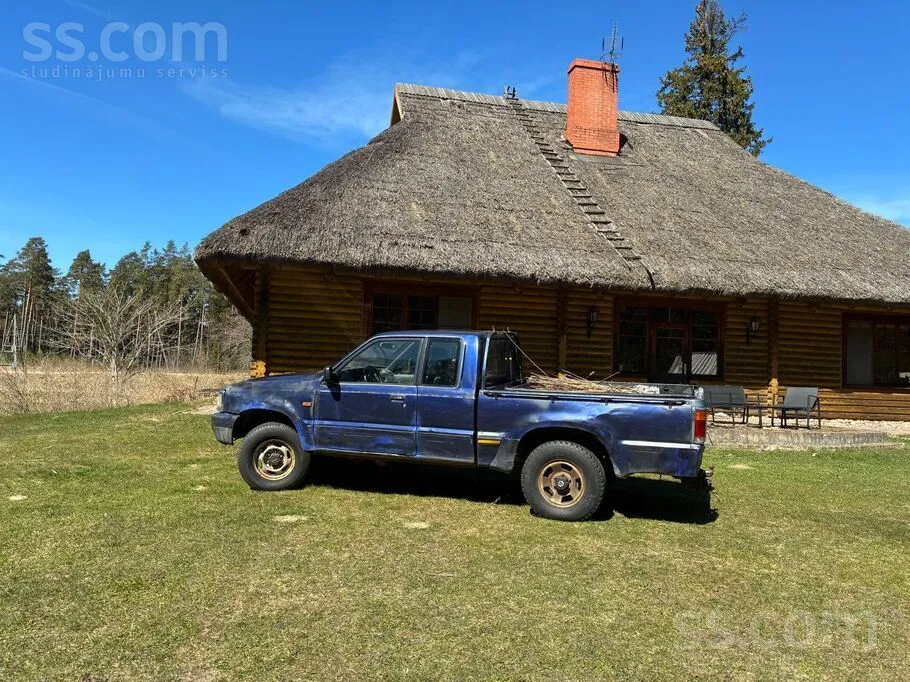 Mazda B2500