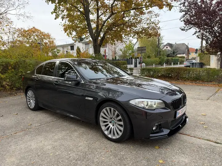 BMW 5 Series 2012 photo 2
