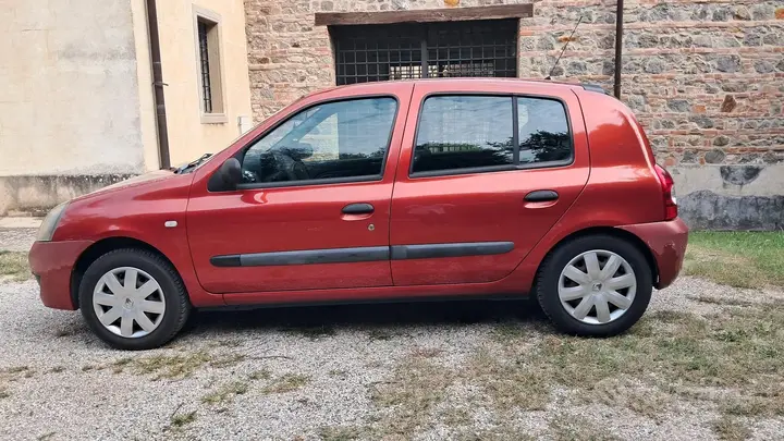 Renault Clio 2007 photo 3
