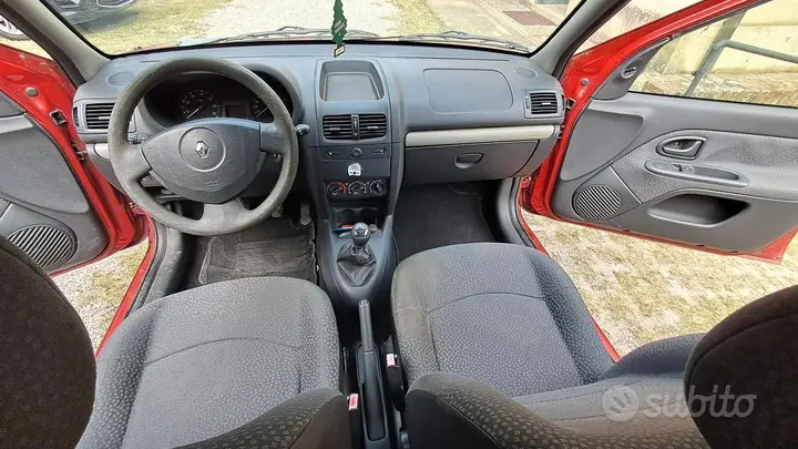 Renault Clio 2007 photo 4