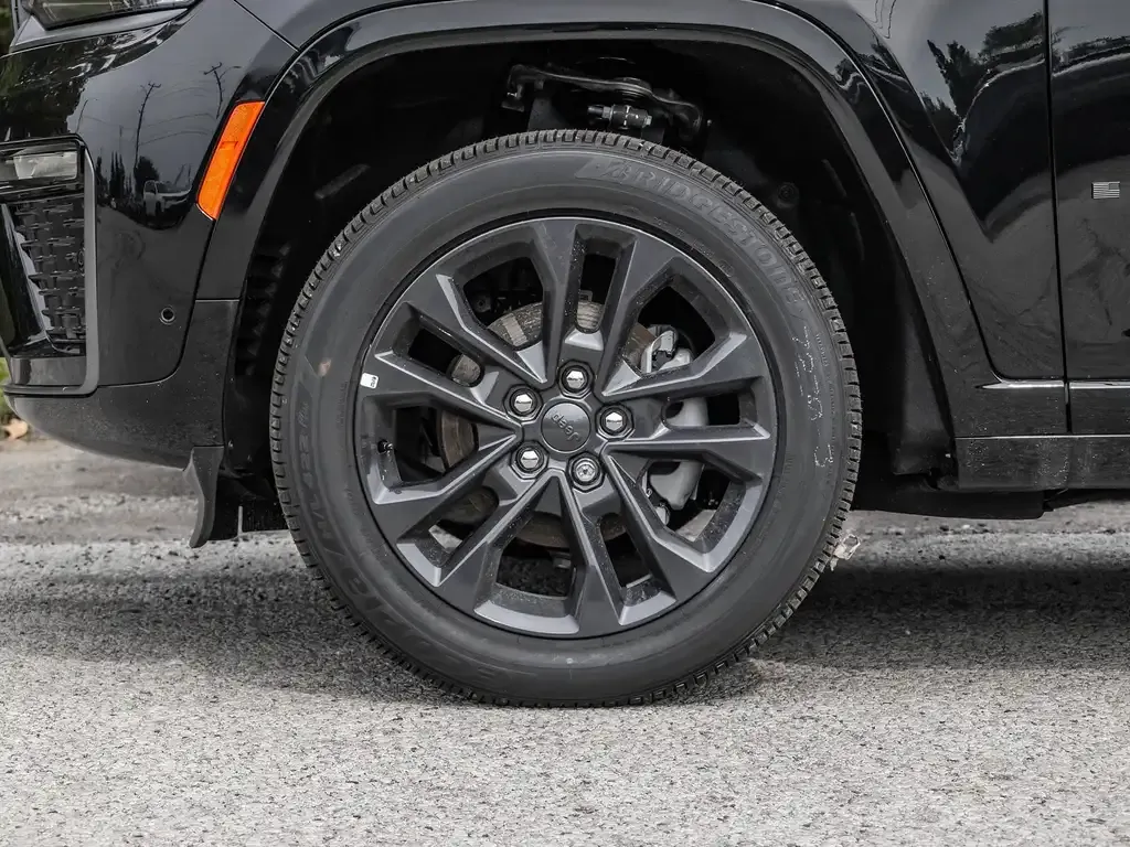 Jeep Grand Cherokee 2026 photo 4