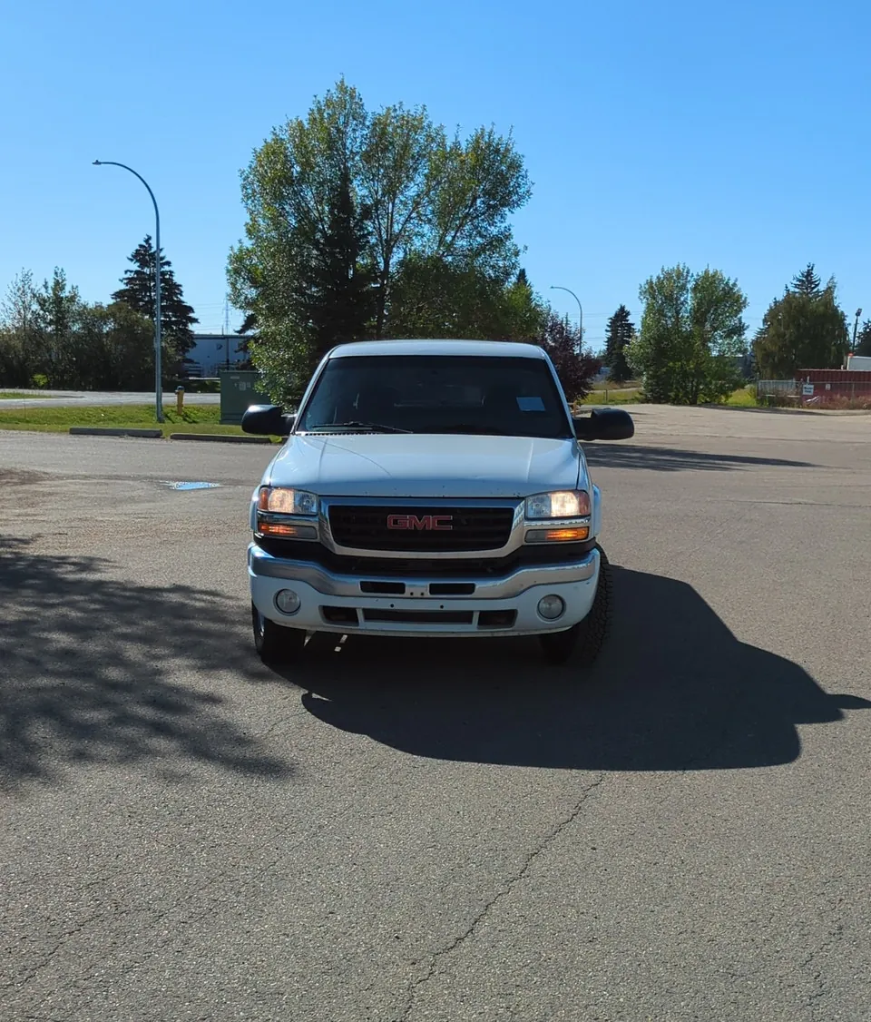 GMC Sierra 2500Hd 2005 photo 3
