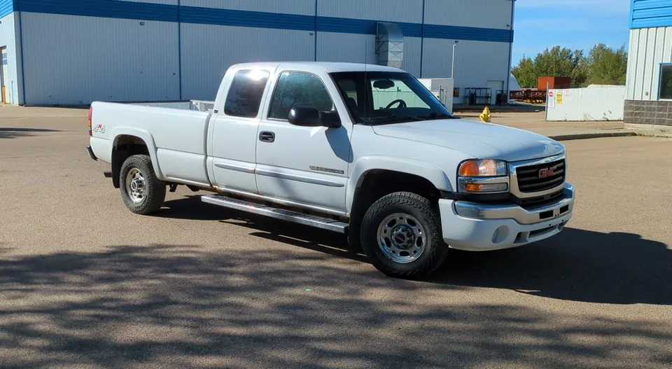GMC Sierra 2500Hd 2005 photo 4
