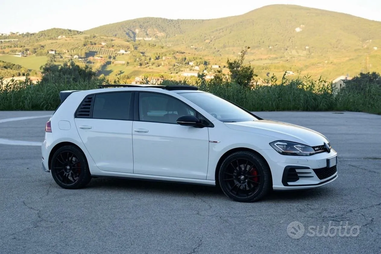 Volkswagen Golf 2021 photo 2