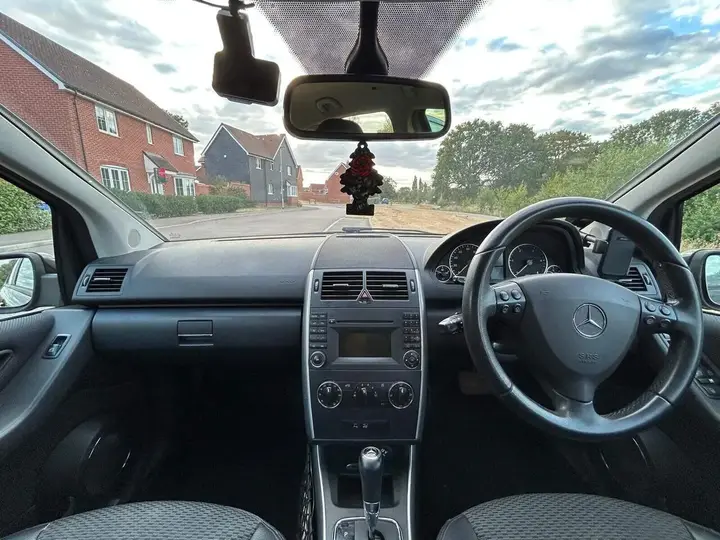 Mercedes-Benz A-Class 2012 photo 4