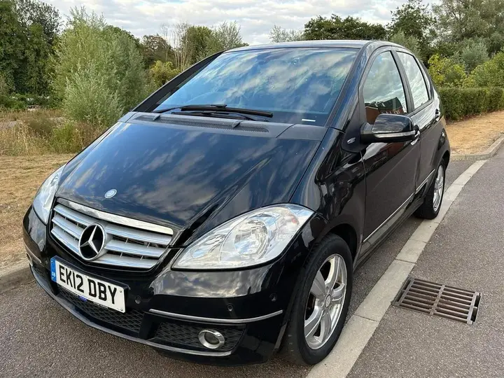 Mercedes-Benz A-Class 2012 photo 2