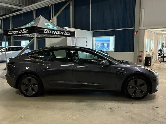 Tesla Model 3 2023 photo 3