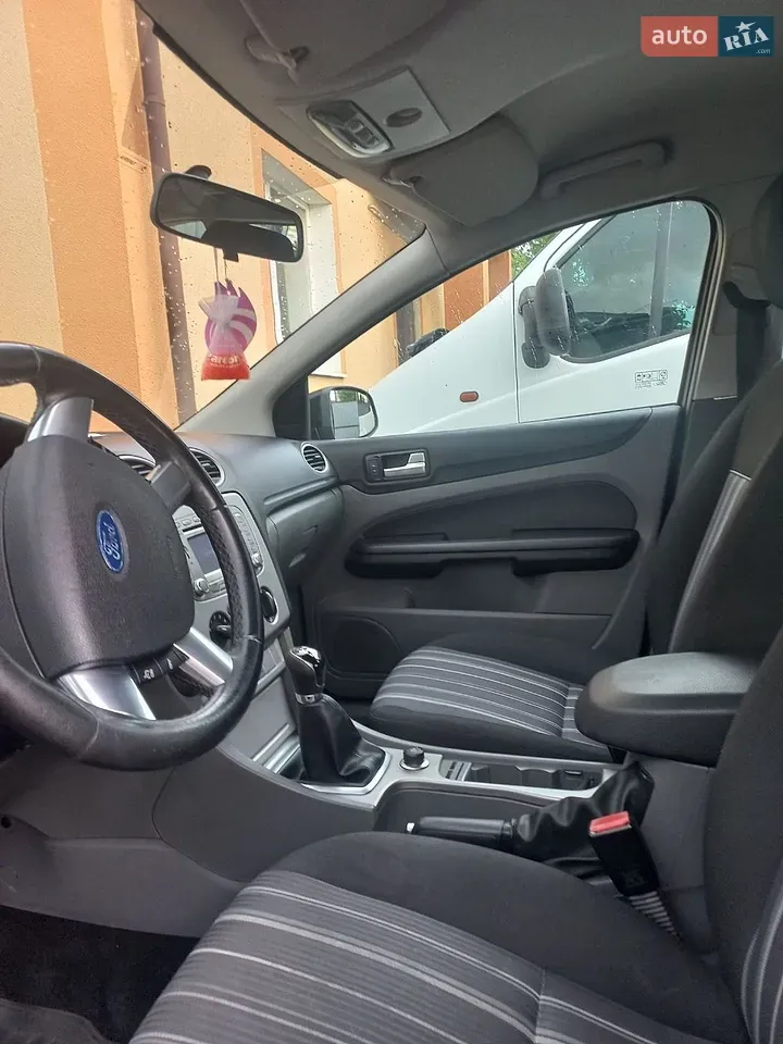 Ford Focus 2009 photo 3