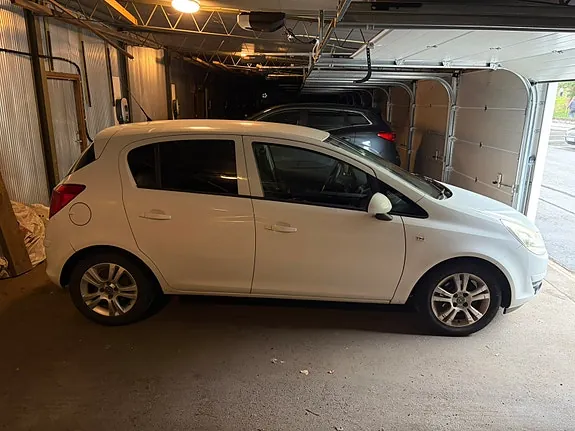Opel Corsa 2011 photo 3