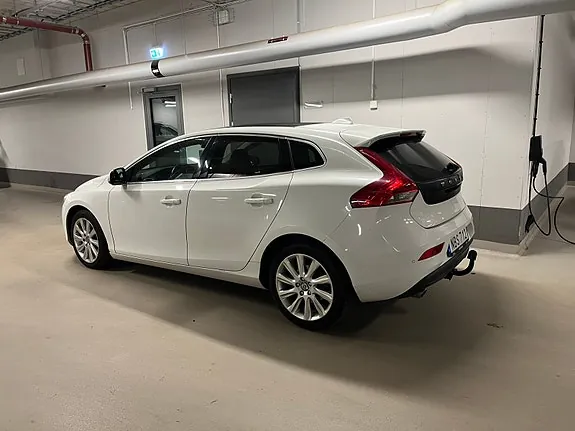 Volvo V40 2013 photo 2