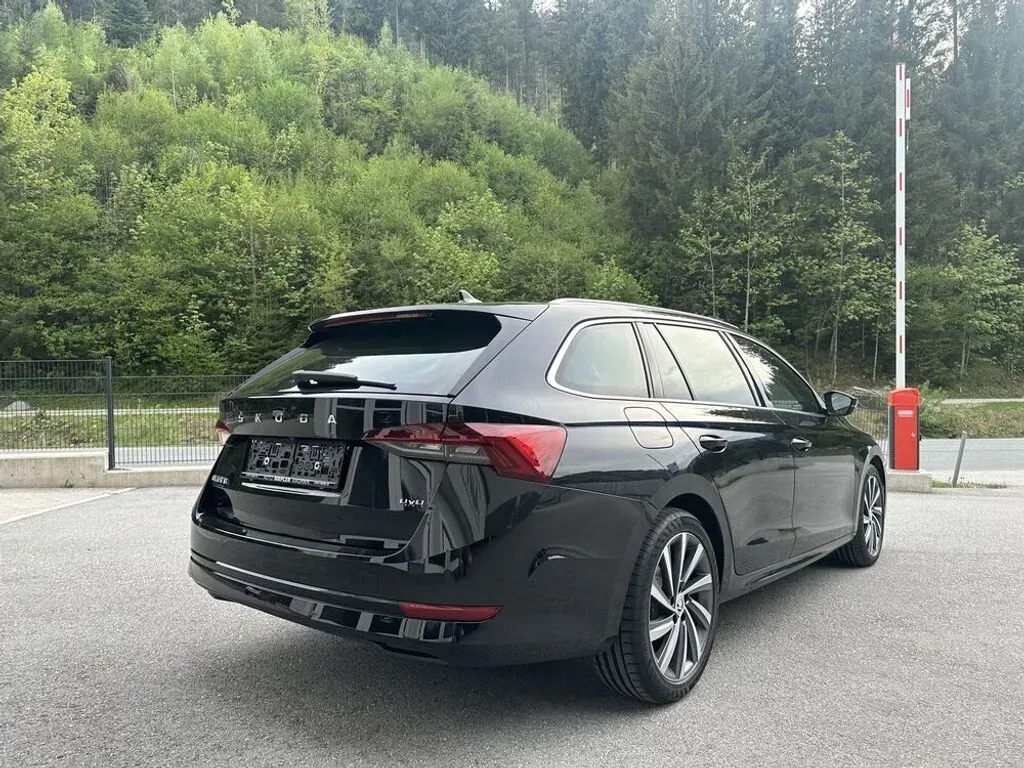 Skoda Octavia 2024 photo 3