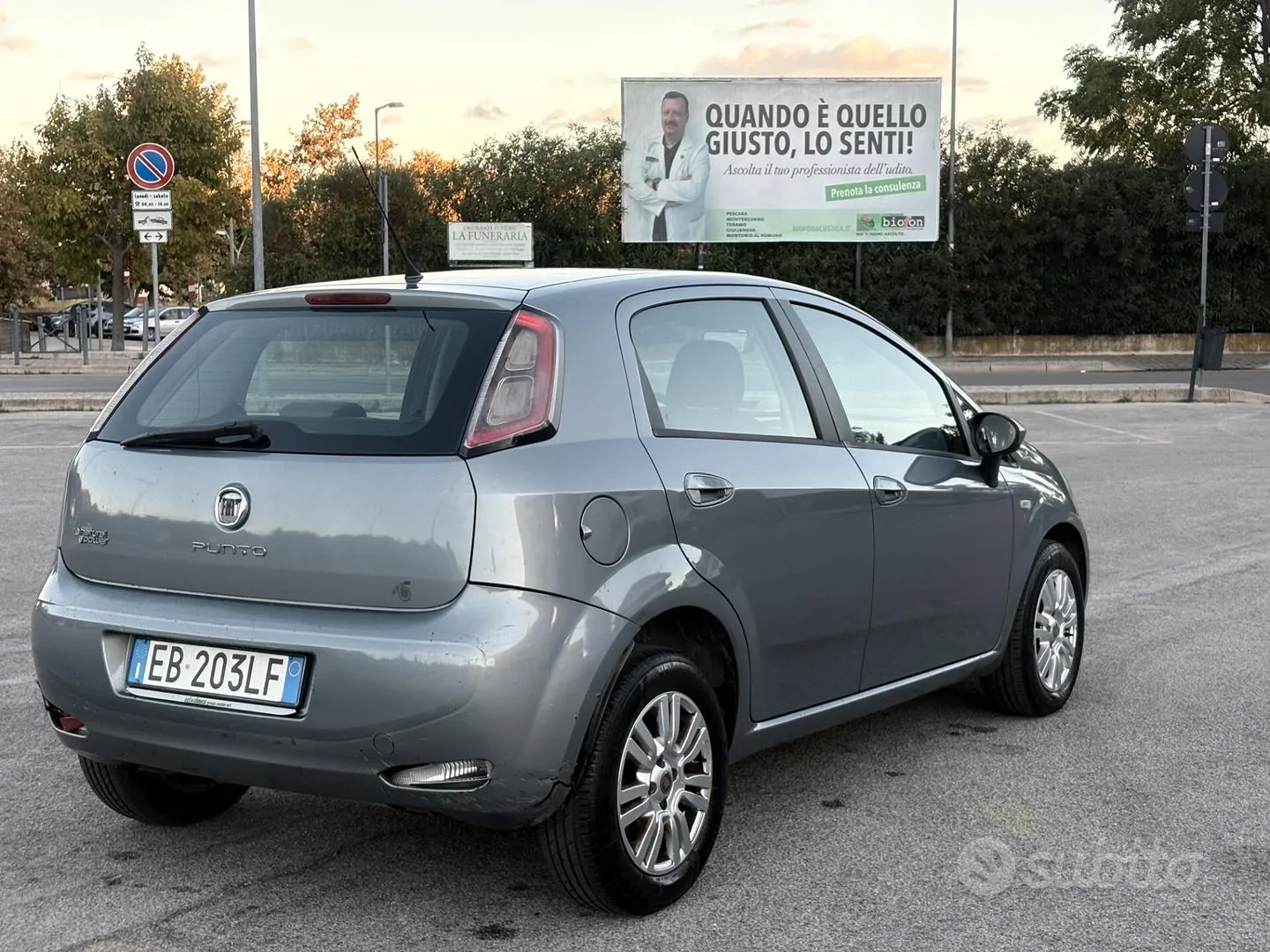 Fiat Punto 2012 photo 2