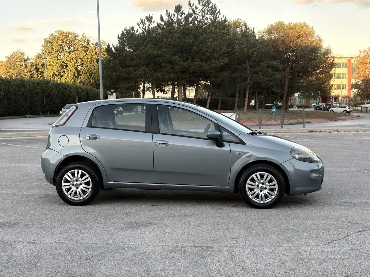 Fiat Punto 2012 photo 3