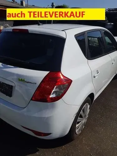 Kia Ceed 2012 photo 2