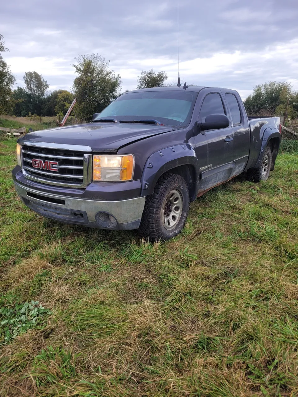 GMC Sierra 1500 2011 photo 2