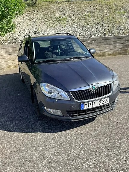 Skoda Fabia 2011 photo 4