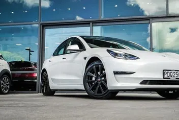 Tesla Model 3 2022 photo 5