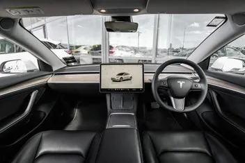 Tesla Model 3 2022 photo 3