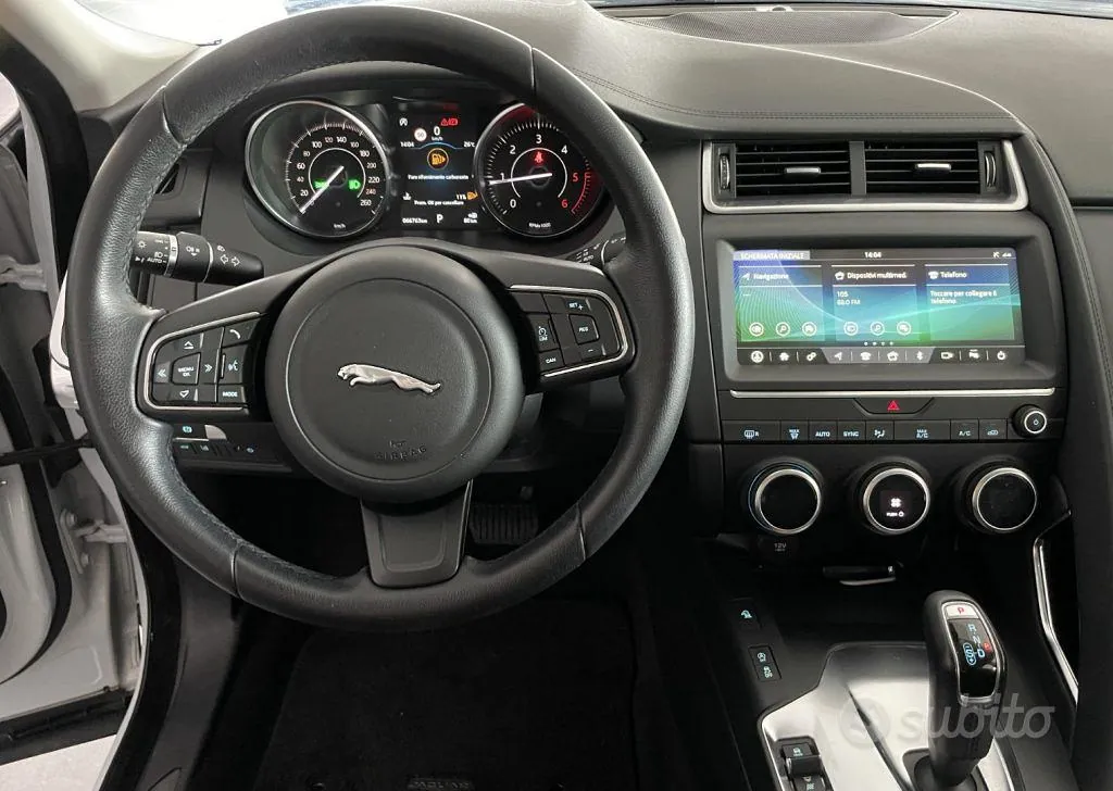 Jaguar E-Pace 2019 photo 4