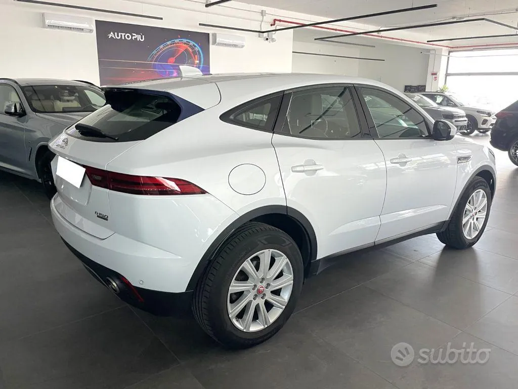 Jaguar E-Pace 2019 photo 3