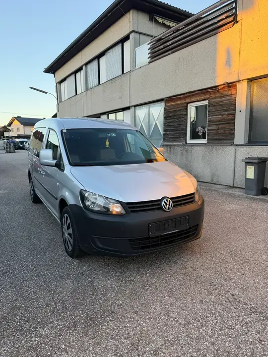 Volkswagen Caddy Maxi 2013 photo 2