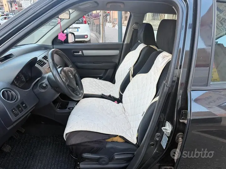 Suzuki Swift 2009 photo 4