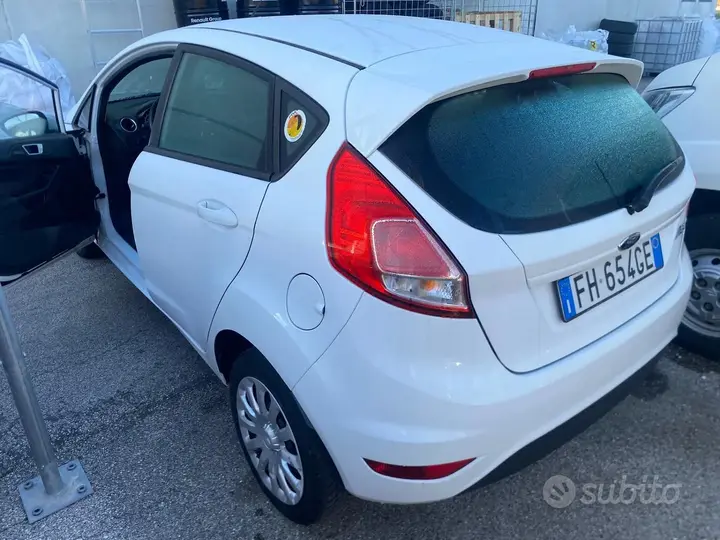 Ford Fiesta 2017 photo 2