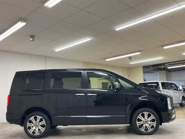 Mitsubishi Delica D:5 2025 photo 4