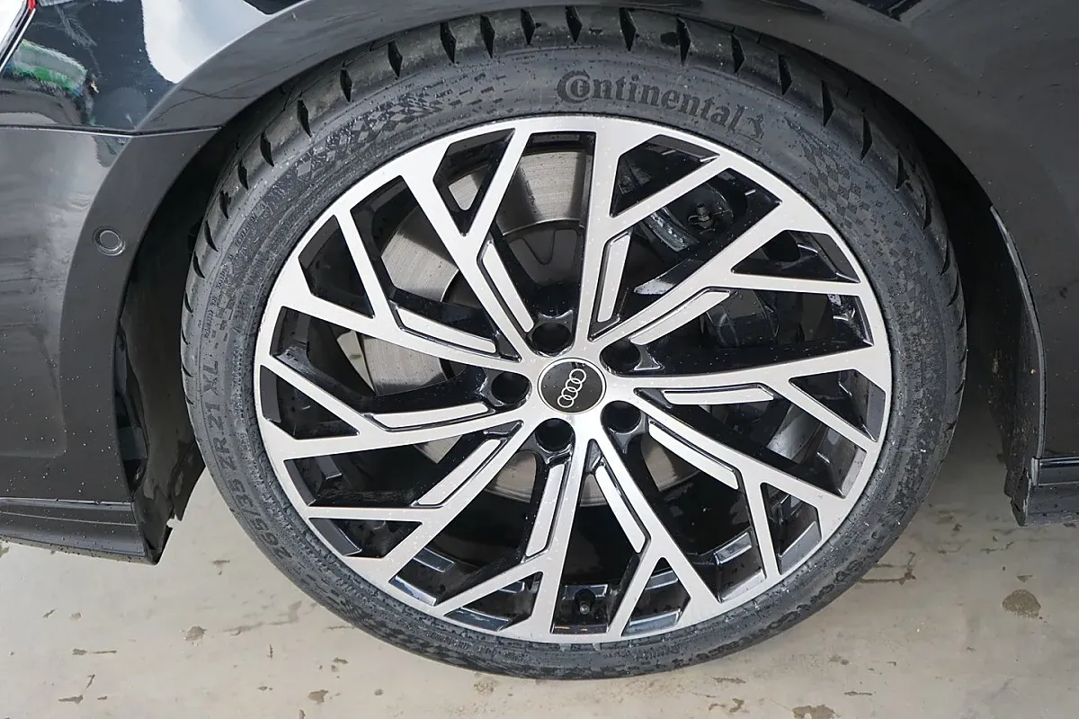 Audi A8 2024 photo 4