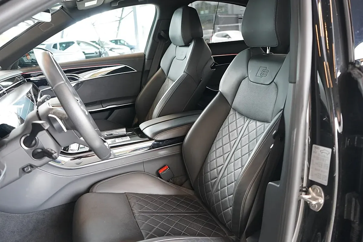 Audi A8 2024 photo 5