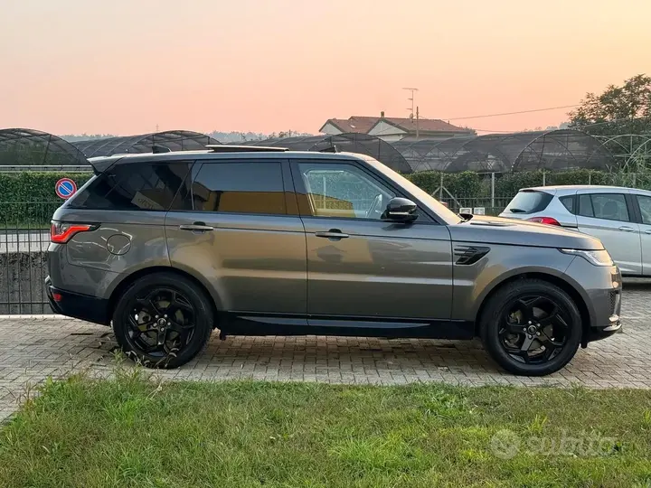 Land Rover Range Rover Sport 2018 photo 3