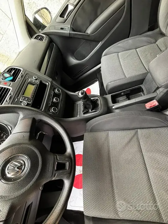 Volkswagen Golf 2010 photo 5
