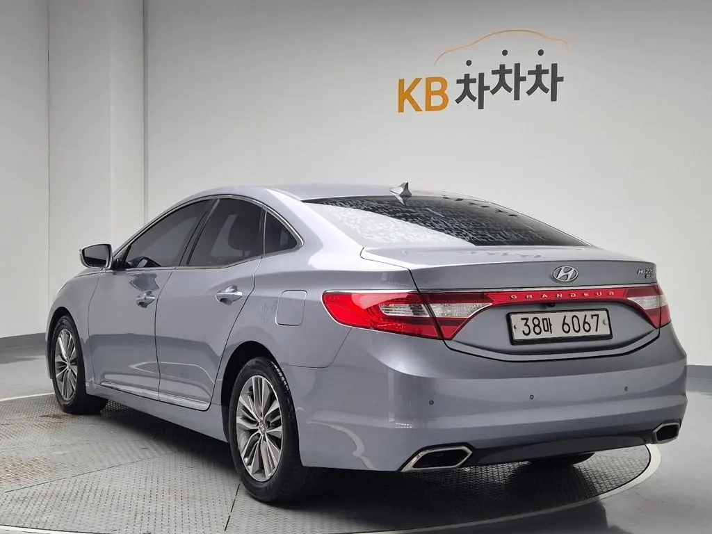 Hyundai Grandeur 2016 photo 2