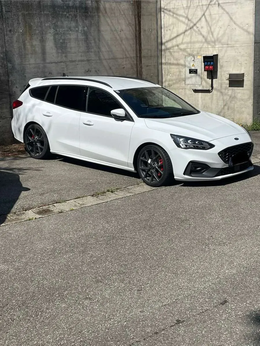 Ford Focus 2021 photo 2