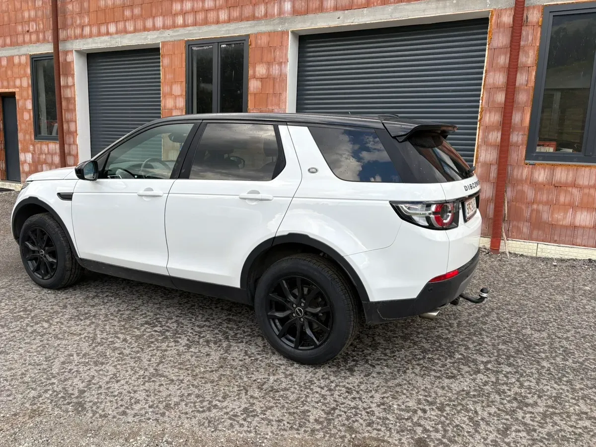 Land Rover Discovery Sport 2016 photo 3