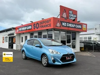 Toyota Aqua 2015 photo 2