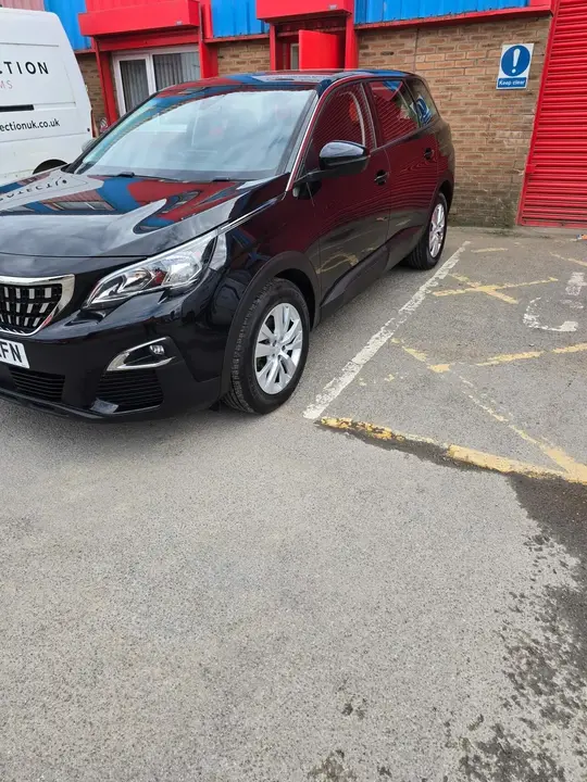 Peugeot 5008 2020 photo 3