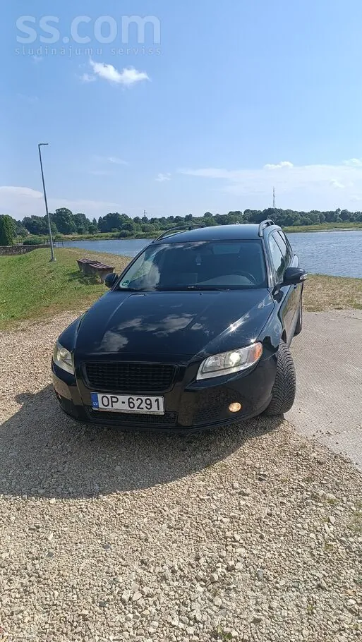 Volvo V70 2010 photo 4
