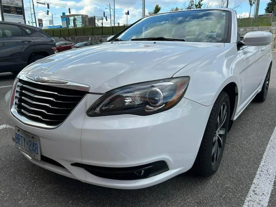 Chrysler 200