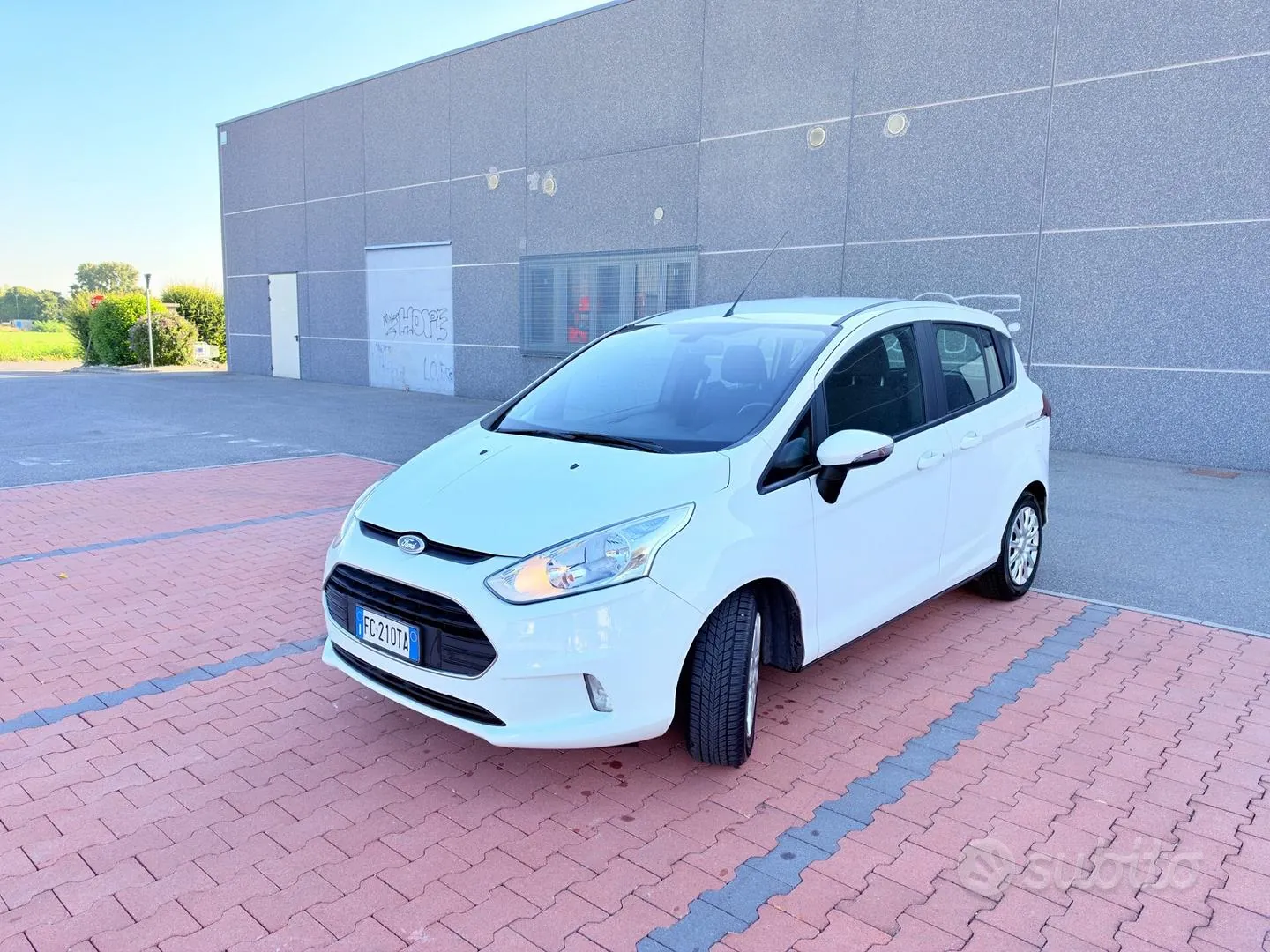 Ford B-Max 2016 photo 2