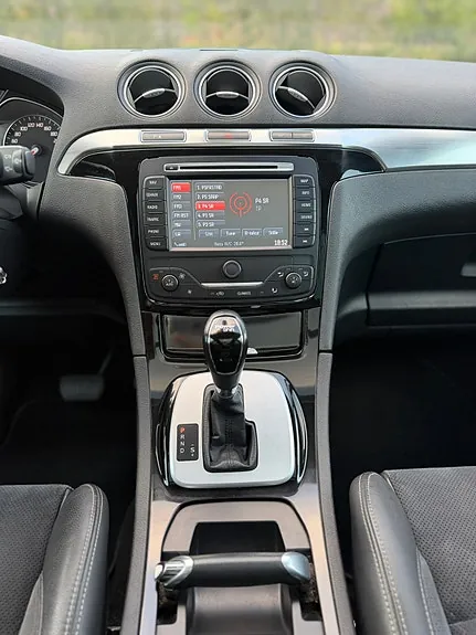 Ford S-Max 2013 photo 3
